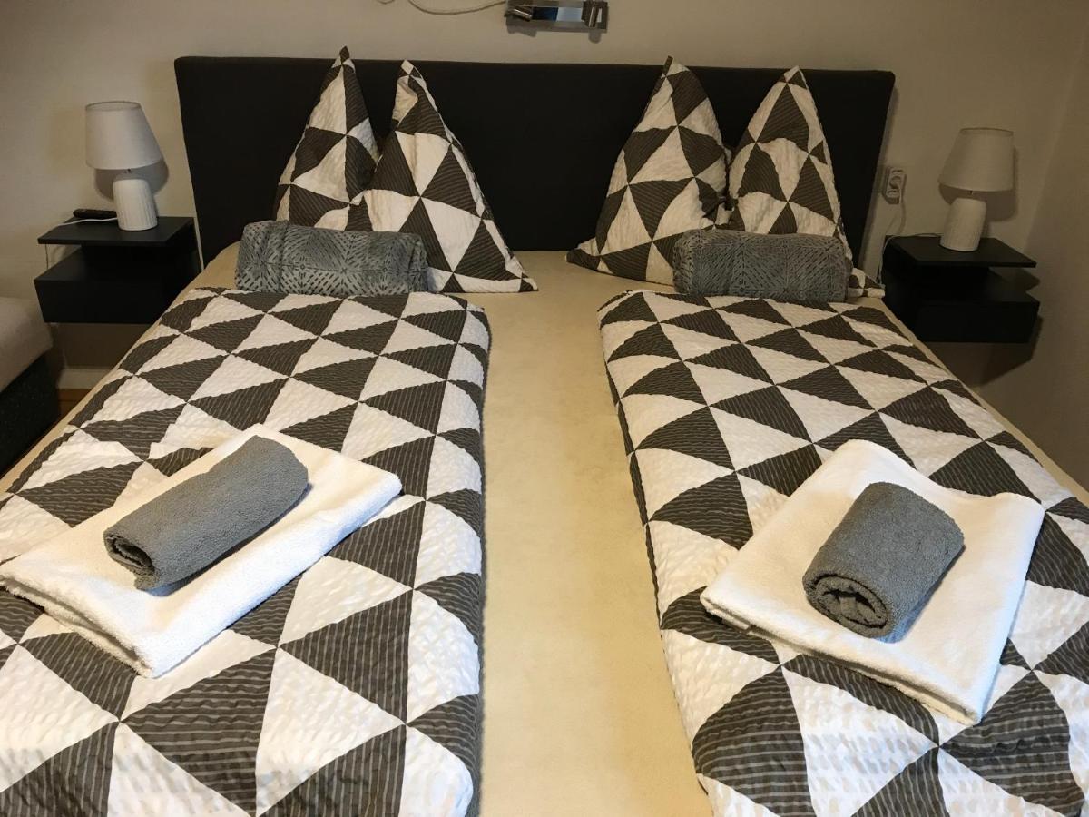 Ferienwohnung Und Zimmer Kassar Bikertipp Маутерндорф Екстериор снимка